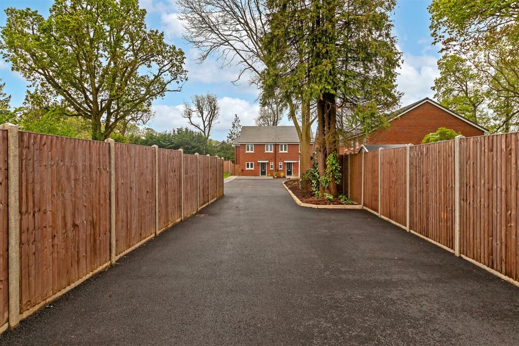 Additional image 3 of Oakwood Road, Bricket Wood, St. Albans