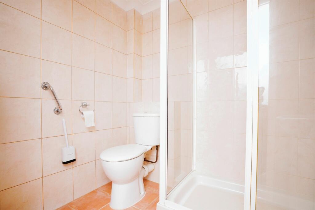 Additional image 11 of Roundwood Lane, HARPENDEN