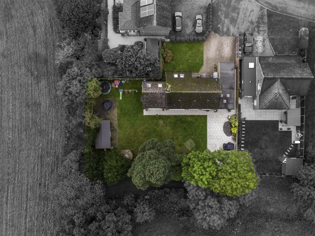 Additional image 24 of Ramsey Close, Brookmans Park, Herts