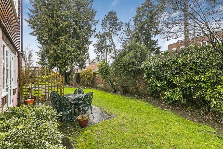 Additional image 13 of Sun Lane, Harpenden, AL5