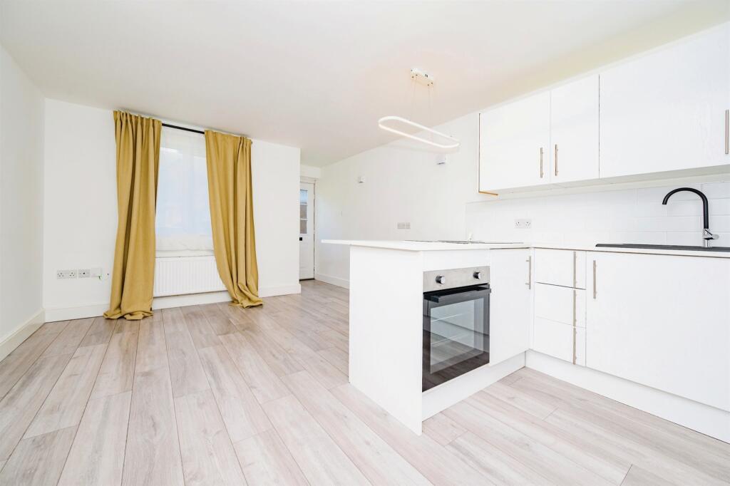 Additional image 3 of Kennedy Close, London Colney, St. Albans