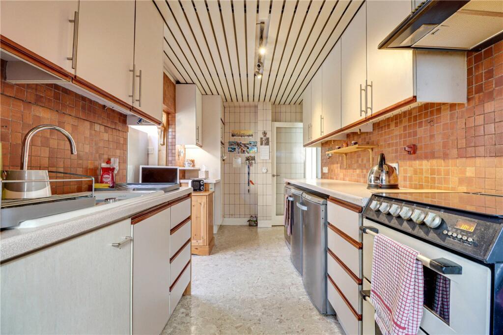 Additional image 10 of The Mall, Park Street, St. Albans, AL2