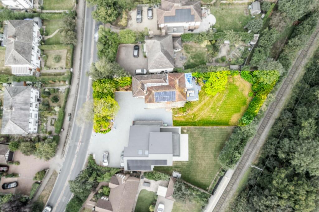 Additional image 25 of Watling Street, Park Street, St. Albans, Hertfordshire, AL2