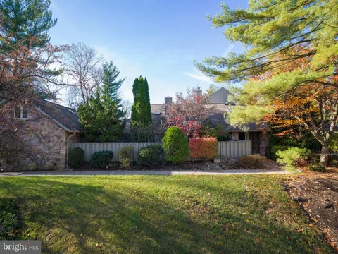 1270 Round Hill Road, Bryn Mawr, PA 19010