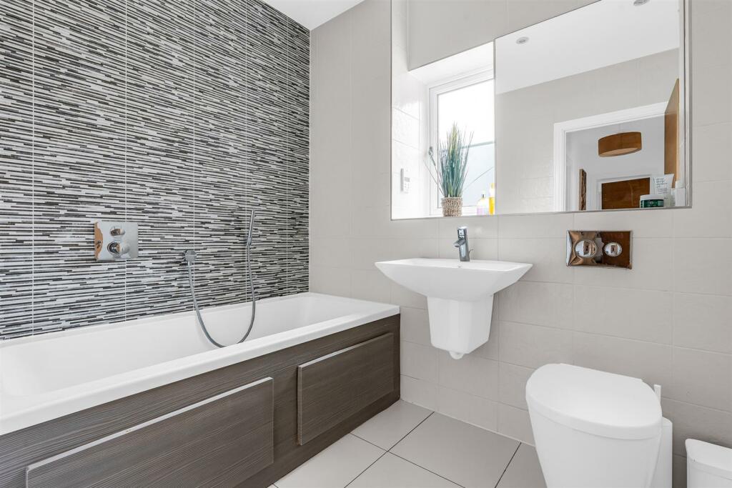 Additional image 19 of Frythe Avenue, Welwyn