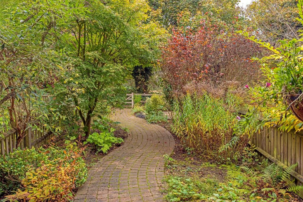 Additional image 24 of Bower Heath, Harpenden