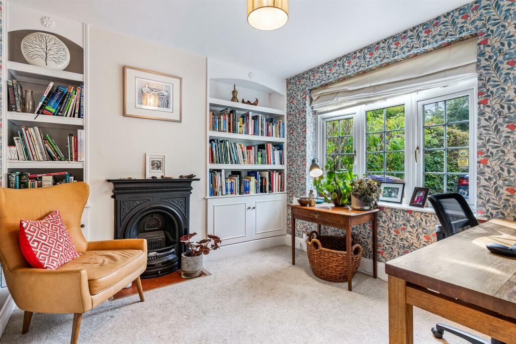 Additional image 24 of Pottersheath Road, Welwyn