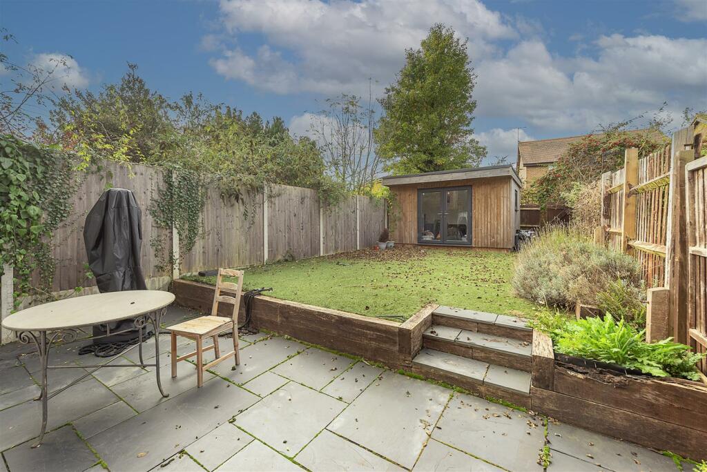 Additional image 11 of Greatfield Close, Harpenden