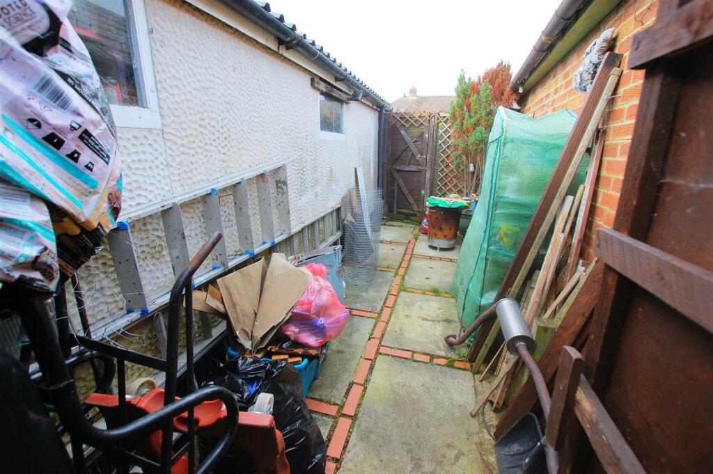 Additional image 21 of Heathcote Avenue, Hatfield