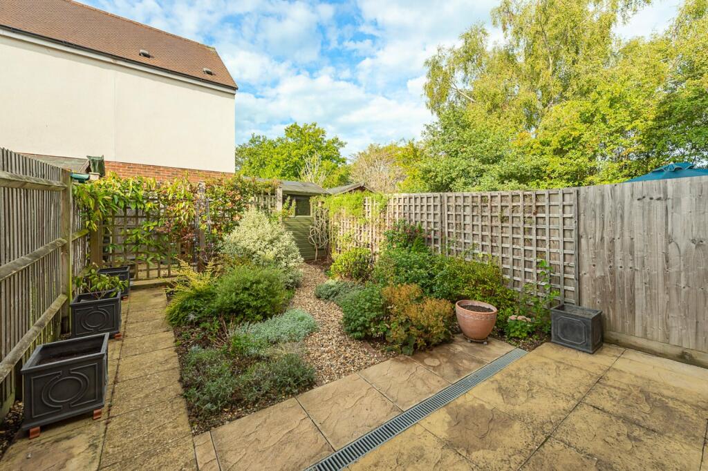 Additional image 4 of Mortimer Crescent, Kings Park, St. Albans, Hertfordshire, AL3