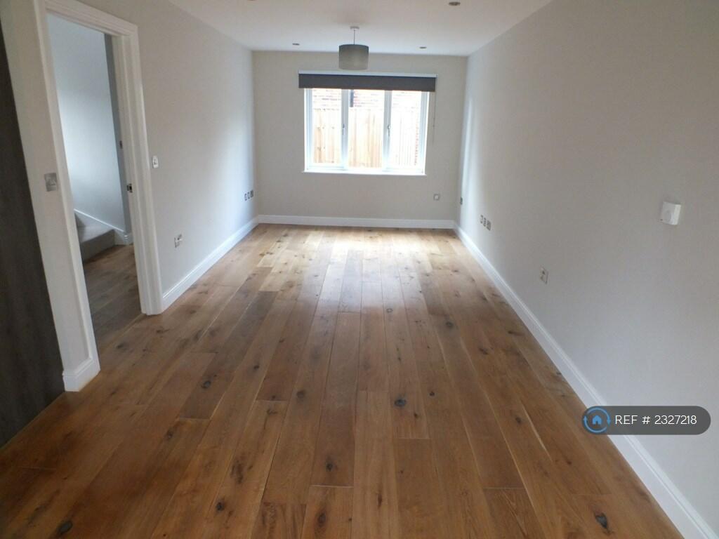 Additional image 8 of Holly Close, St. Albans, AL1