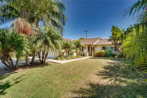 15832 Standish Lane, Huntington Beach, CA 92647
