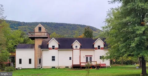 990 Railroad Avenue, Julian, PA 16844