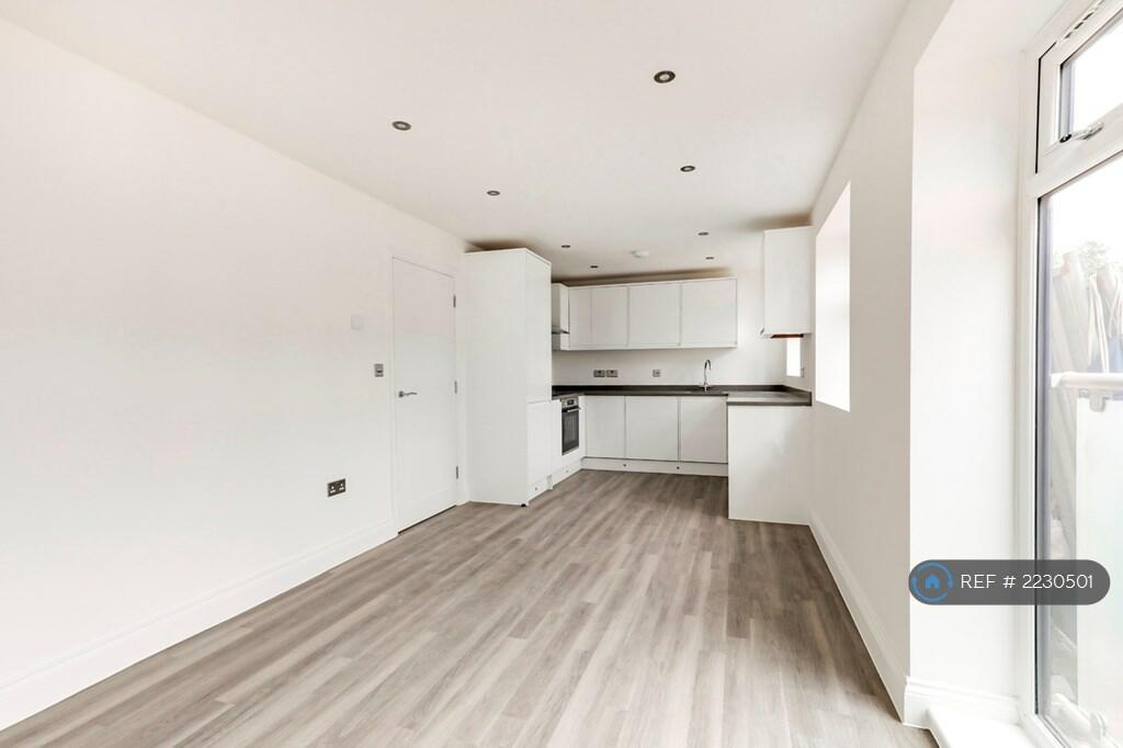 Additional image 6 of Roe Green Close, Hatfield, AL10