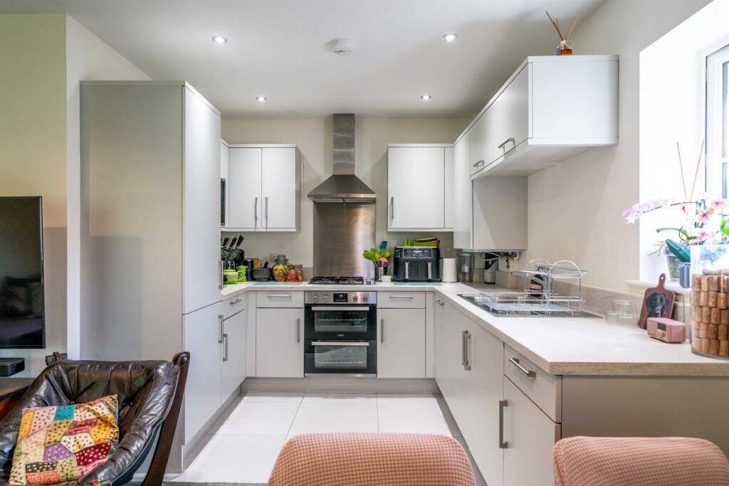 Additional image 4 of Neville Close, St. Albans