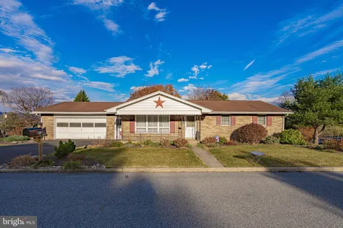 7219 Kingstead Drive, Slatington, PA 18080