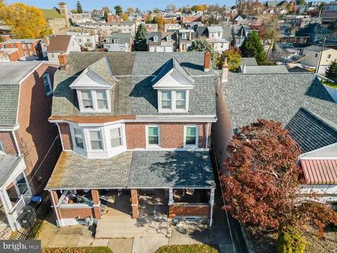 132 W 3rd Avenue, Conshohocken, PA 19428