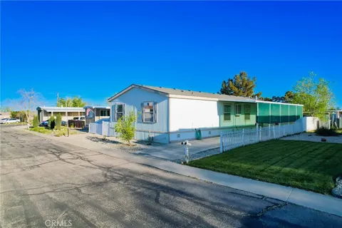 2016 Windbreak Unit 22, Rosamond, CA 93560