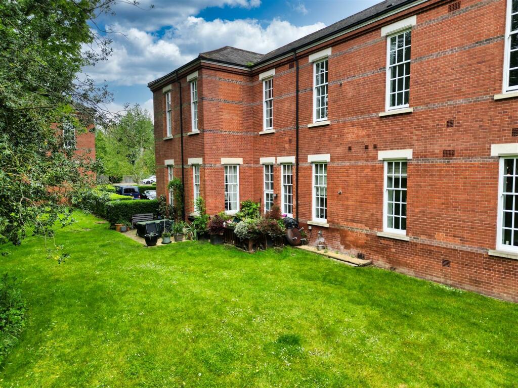 Additional image 19 of Beningfield Drive, London Colney, St. Albans
