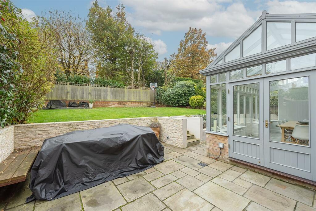 Additional image 13 of Ridgewood Drive, Harpenden