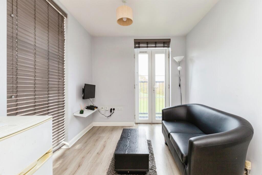 Additional image 3 of Dragon Road, Hatfield