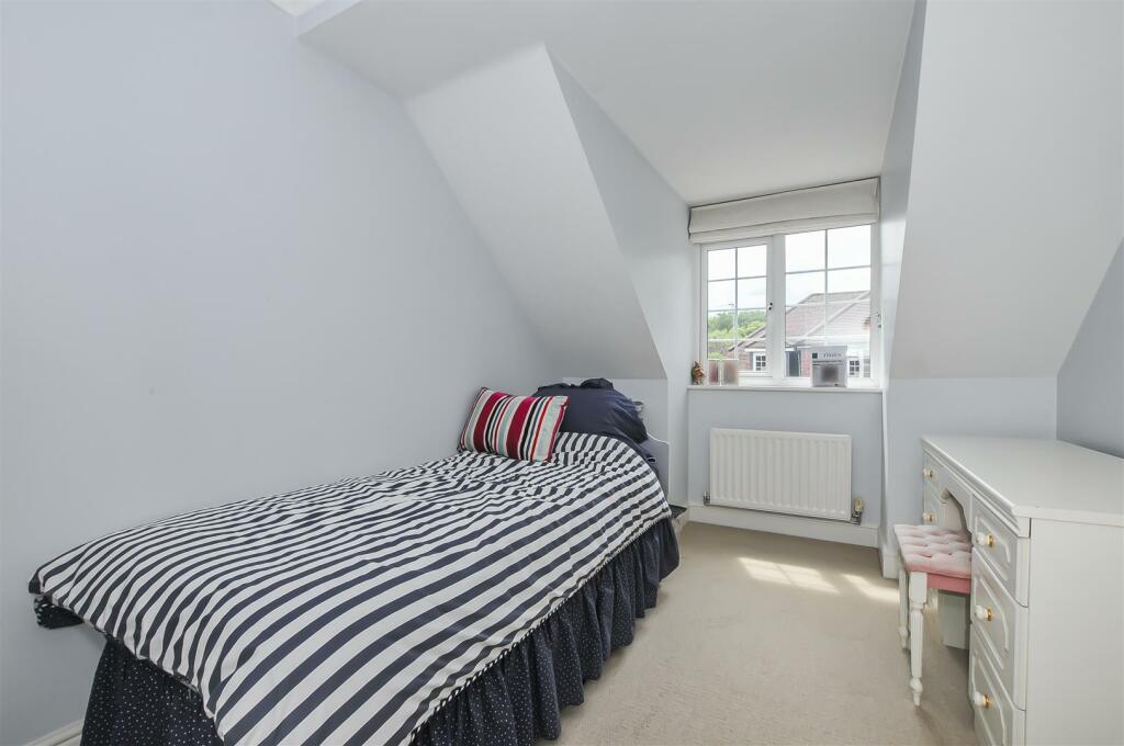 Additional image 10 of Jays Close, Bricket Wood, St. Albans