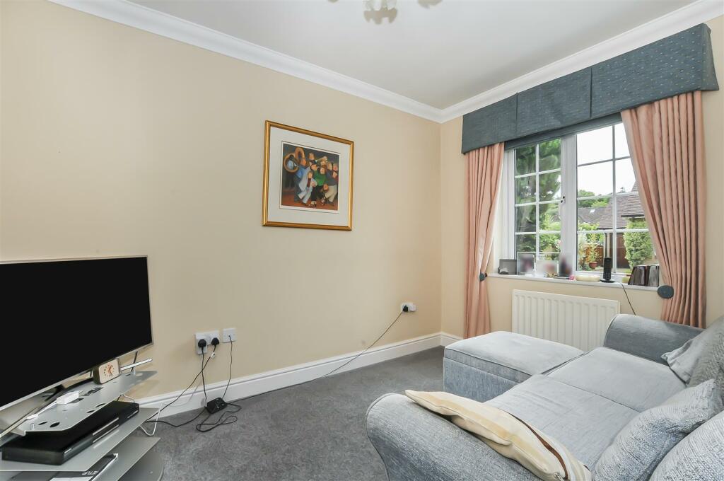 Additional image 6 of Jays Close, Bricket Wood, St. Albans