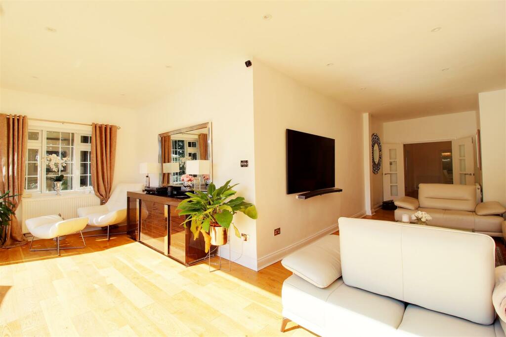 Additional image 33 of Dixons Hill Close, North Mymms