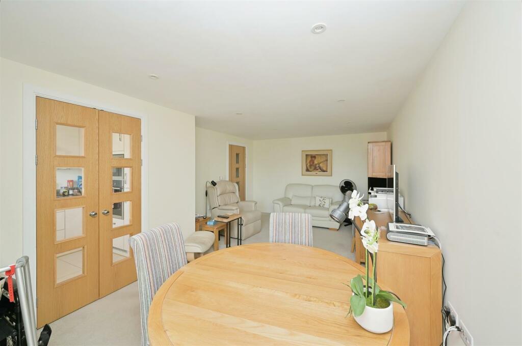 Additional image 5 of Eleanor House, London Road, St. Albans . AL1 1NR