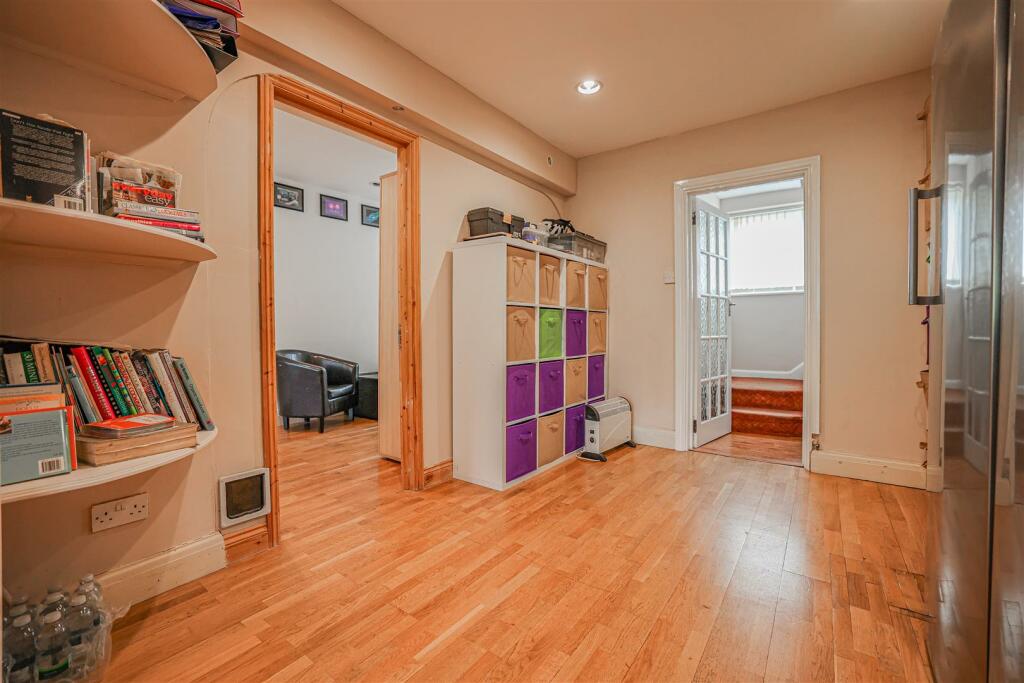 Additional image 17 of Collyer Road, London Colney, AL2