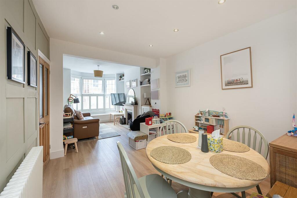 Additional image 5 of Park Mount, Harpenden