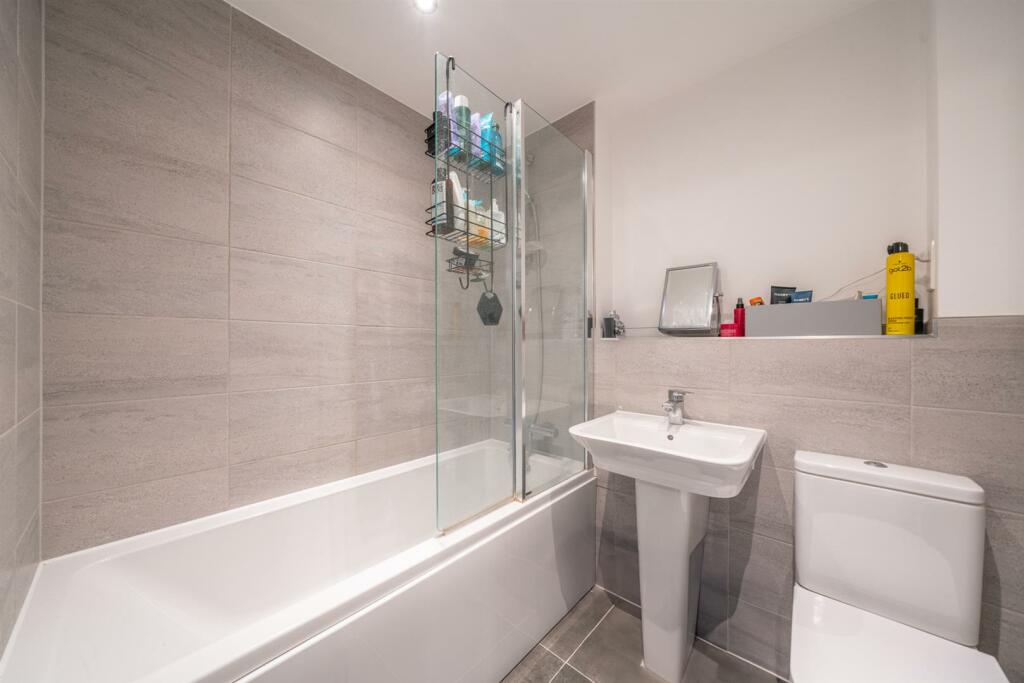 Additional image 14 of Kestrel Way, St. Albans