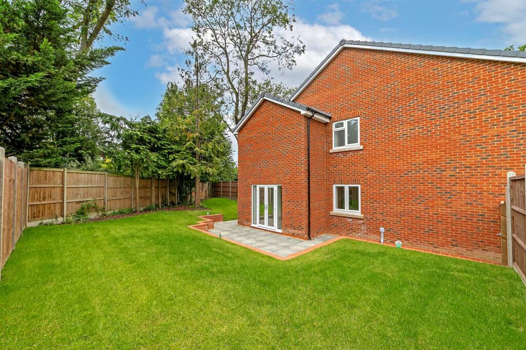 Additional image 4 of Oakwood Road, Bricket Wood, St. Albans