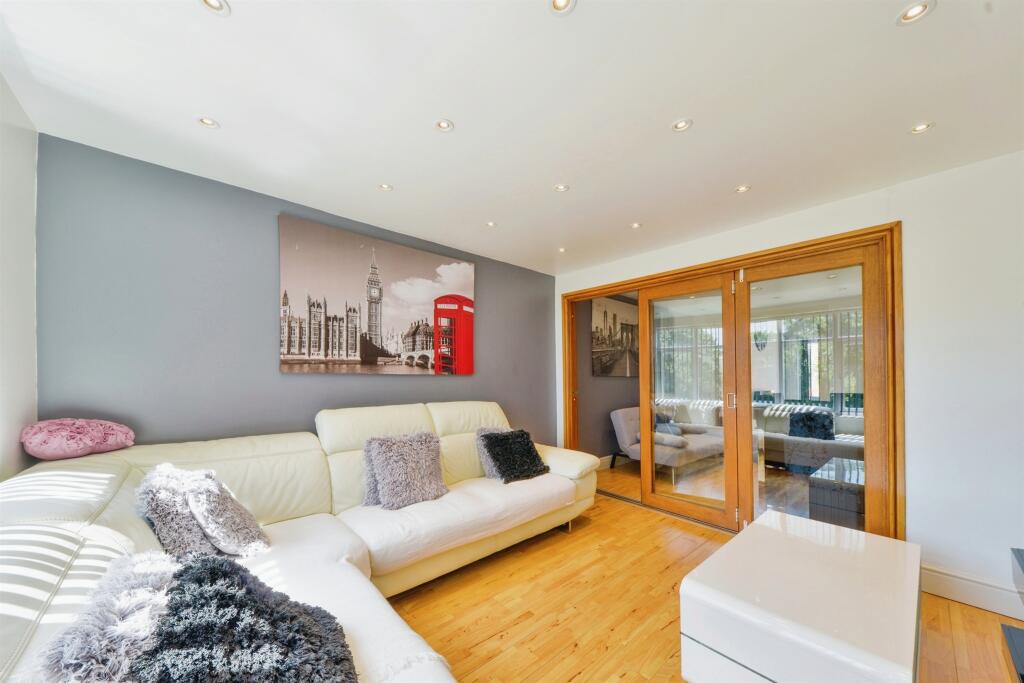 Additional image 8 of Howland Garth, ST. ALBANS