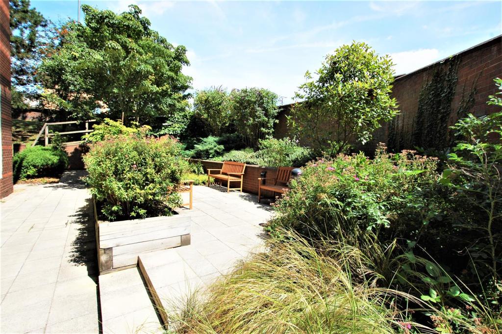 Additional image 16 of Great North Road, Hatfield