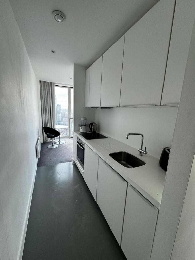 Additional image 8 of Apartment 1711, The Rotunda, 150 New Street, Birmingham B2 4PG