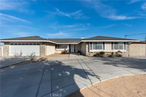 11043 Locust Avenue, Hesperia, CA 92345