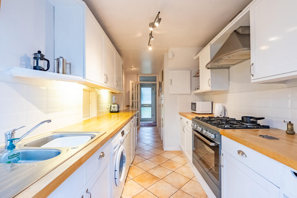 Additional image 16 of Maplefield, Park Street, St. Albans, Hertfordshire, AL2