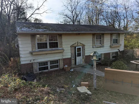 17 Lightcap Road, Pottstown, PA 19464