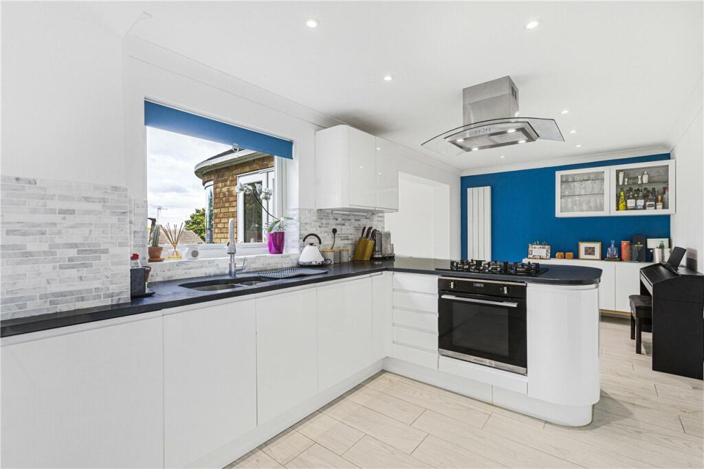 Additional image 3 of Pippens, Welwyn Garden City, Hertfordshire, AL8