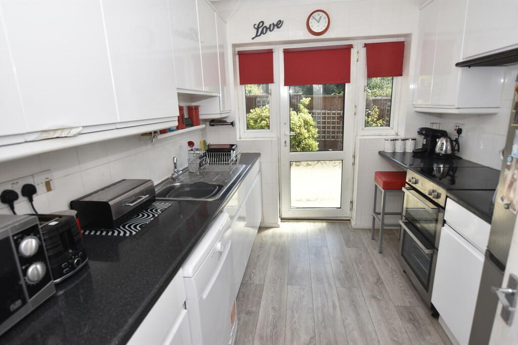 Additional image 4 of Ruscombe Drive, Park Street, St. Albans