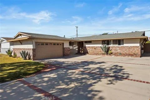 2471 W Chanticleer Road, Anaheim, CA 92804