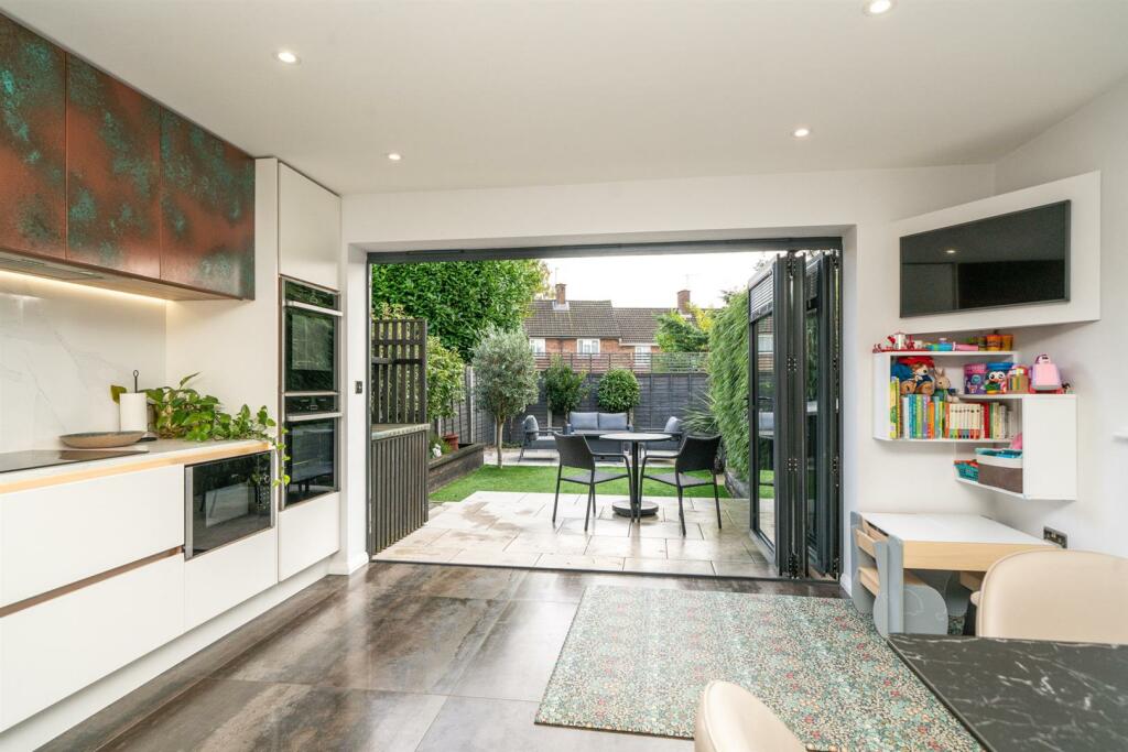 Additional image 11 of Tennyson Road, St. Albans