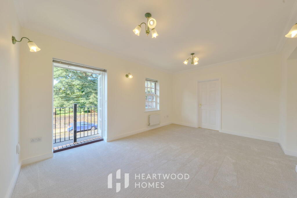 Additional image 8 of Town centre location