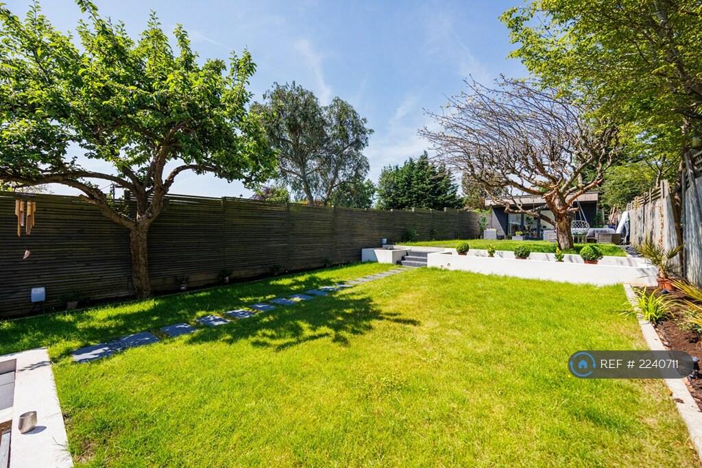 Additional image 16 of Charmouth Road, St. Albans, AL1