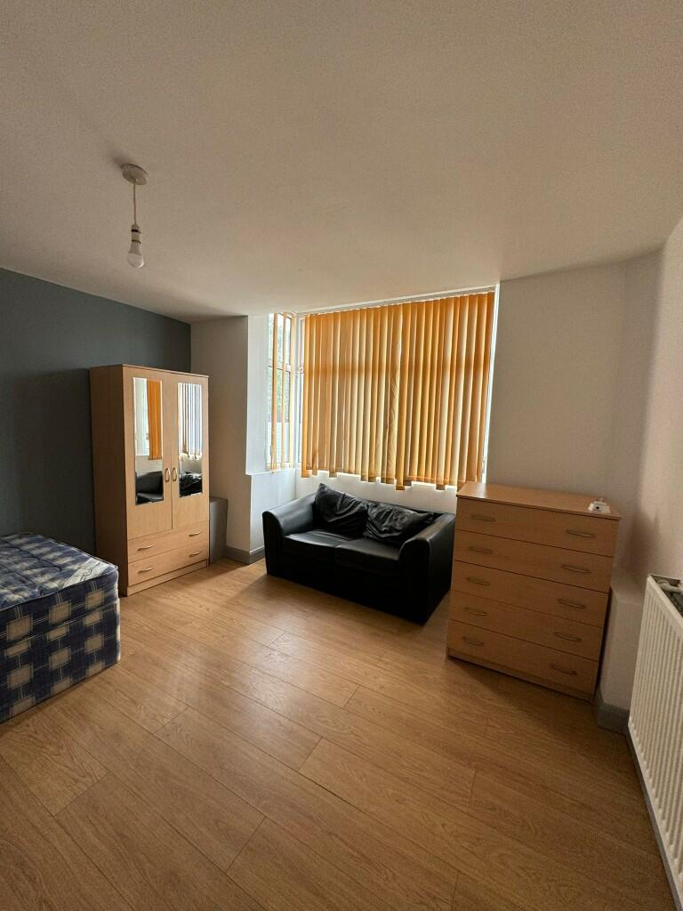 Additional image 3 of Oak Tree Lane, Birmingham, B29