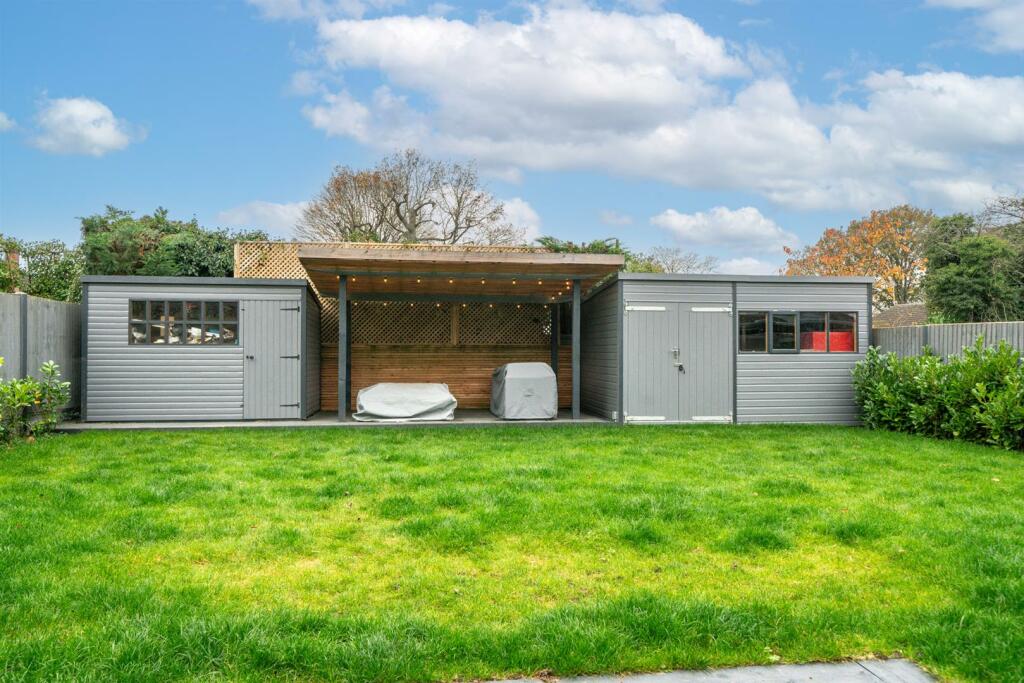 Additional image 21 of Oakwood Road, Bricket Wood