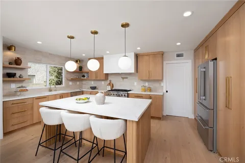 4271 Don Carlos Drive, Los Angeles, CA 90008