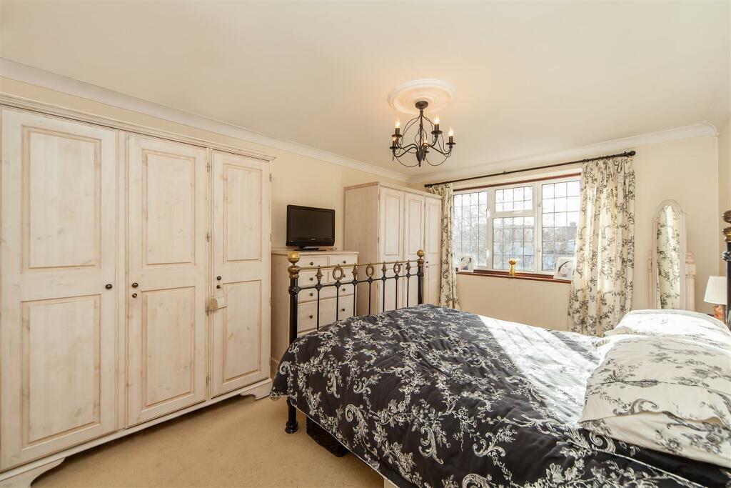 Additional image 9 of Cuckmans Drive, Chiswell Green, St Albans, Hertfordshire