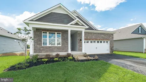 Primary image of 7932 Fresno Drive, Breinigsville, PA 18031